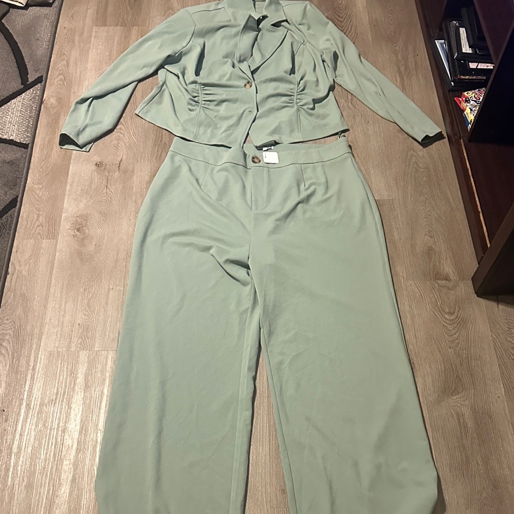 Fashion Nova Light Green Pantsuit Set